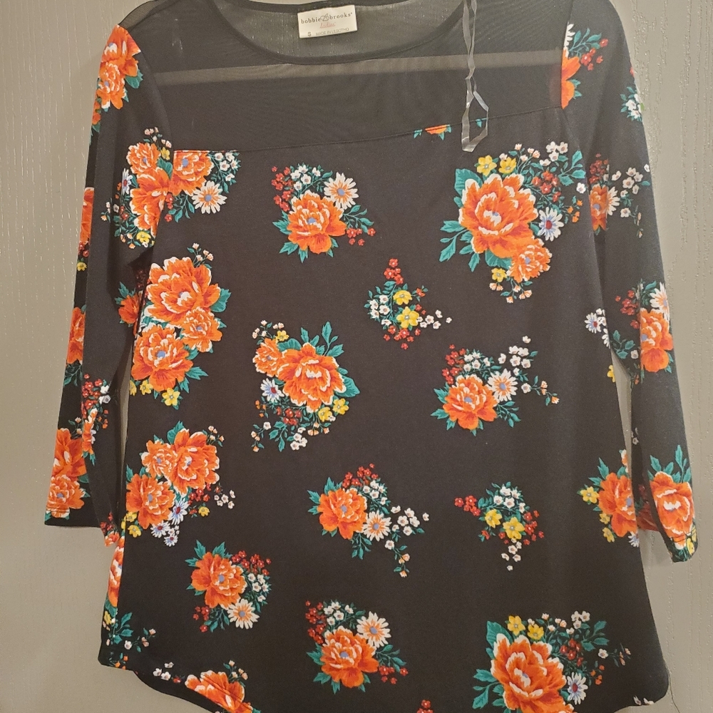 Floral Top - Picture 3 of 3